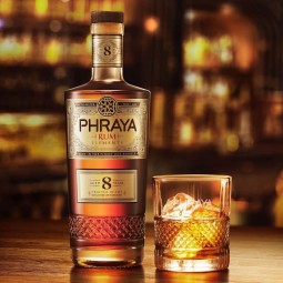 Phraya Elements 8 Jahre Rum 40% 0,7L