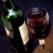 Erlebe den puren Genuss von Weinen, die gerne für die Fasslagerung von Rum genutzt werden.